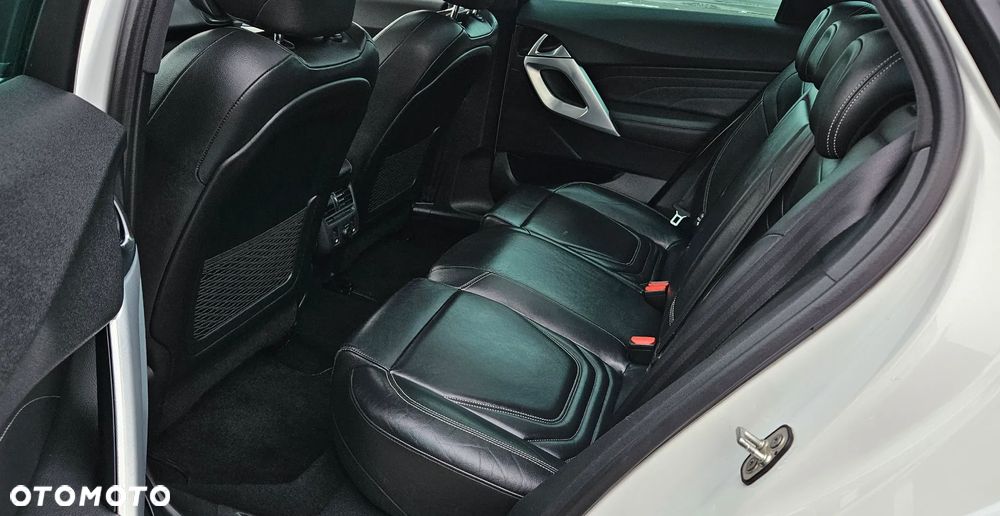 Citroën DS5 HDi 165 SoChic - 8