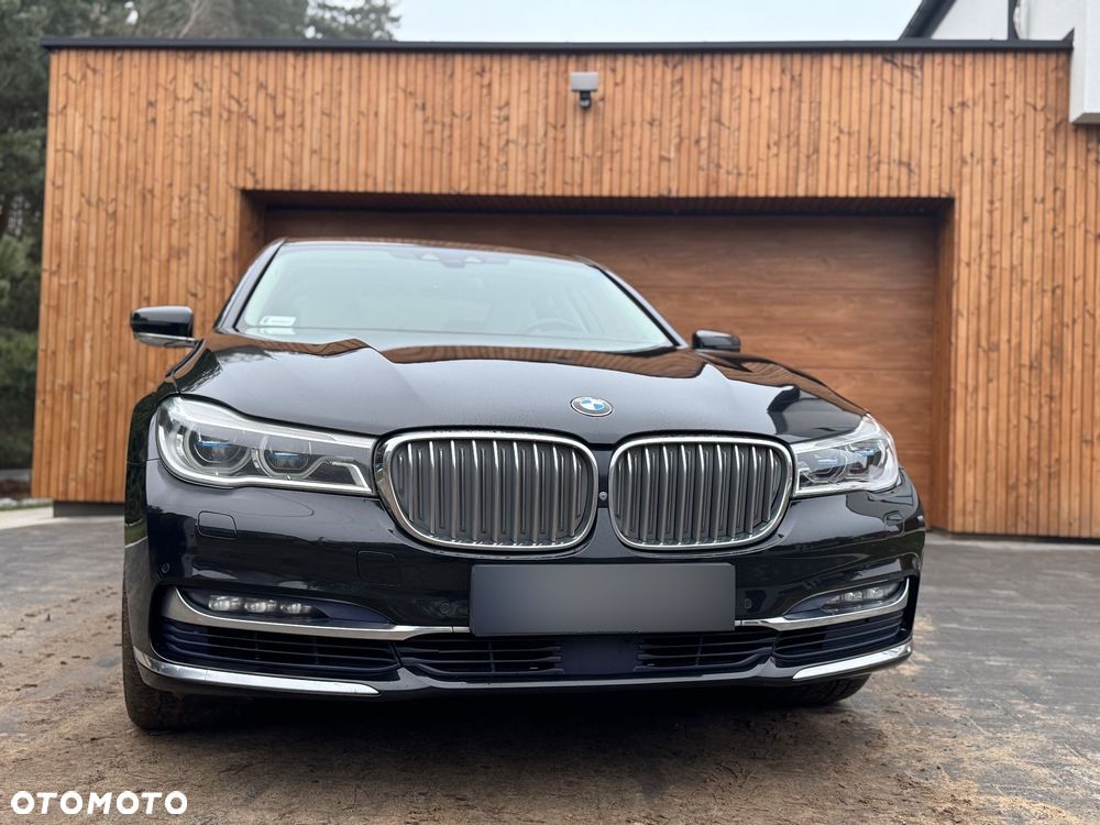 BMW Seria 7 750Li xDrive - 9