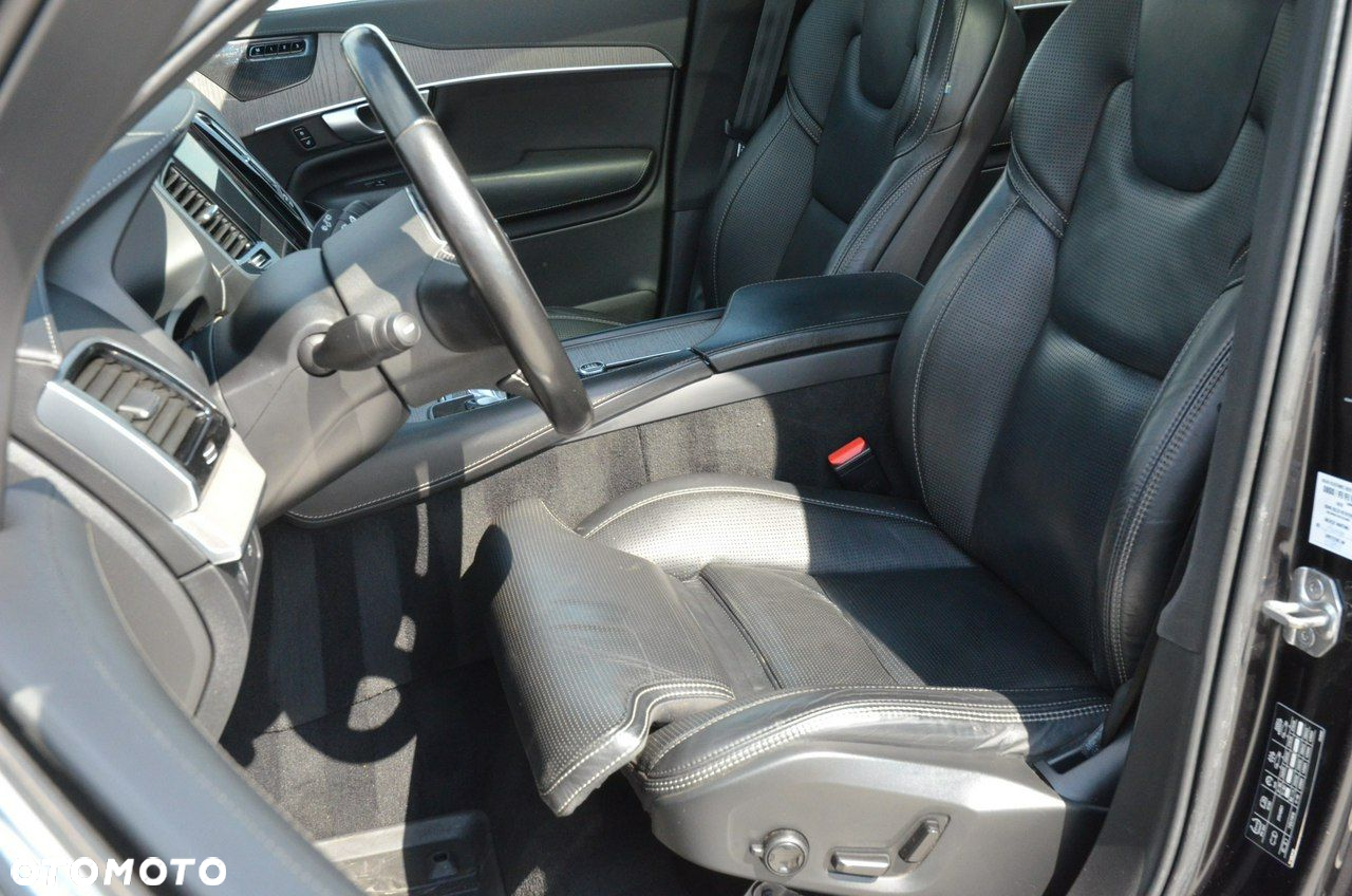 Volvo XC 90 - 33