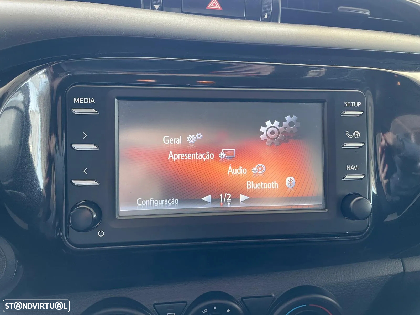Toyota Hilux 2.4 D-4D 4WD Cab. Simples c/IVA Dedutível - 13