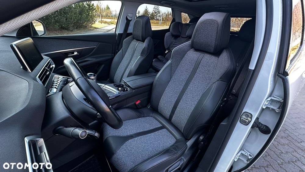 Peugeot 3008 1.2 PureTech GPF Allure S&S - 15