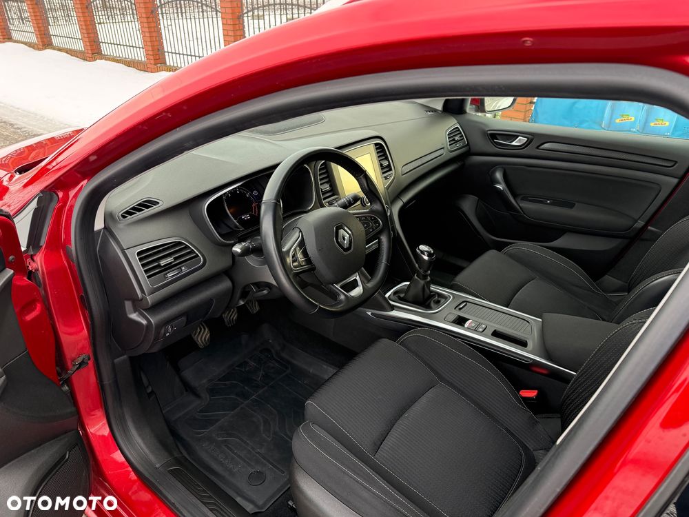 Renault Megane TCe 140 GPF BUSINESS EDITION - 12