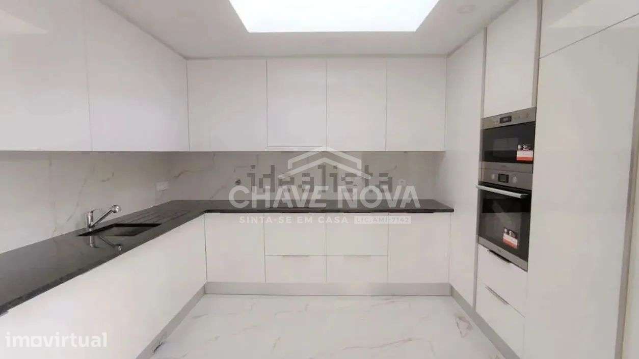 Moradia T3 em São Felix da Marinha, a 3km da praia! - Grande imagem: 3/34