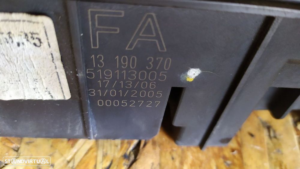 CAIXA DOS FUSIVEIS OPEL SIGNUM / VECTRA C 13190370 - 2