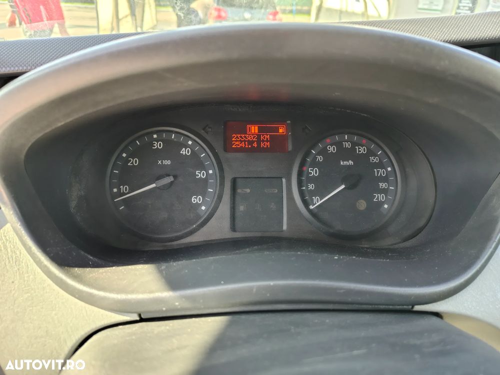 Renault Trafic - 10