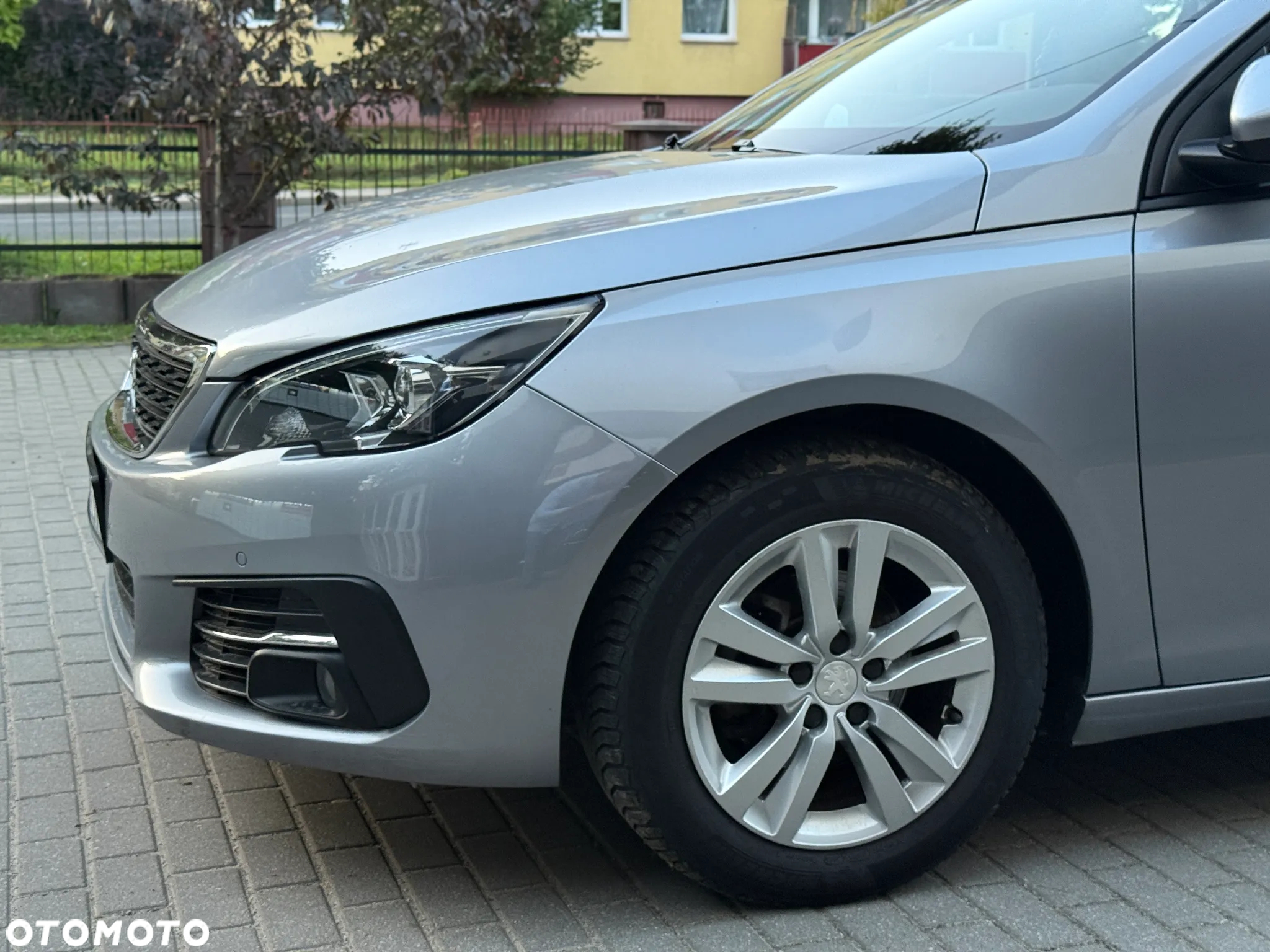 Peugeot 308 1.5 BlueHDi Active Pack Business S&S EAT8 - 14