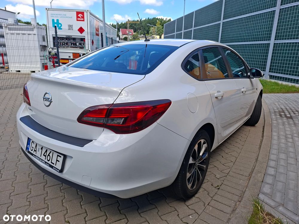 Opel Astra 2016 photo 2