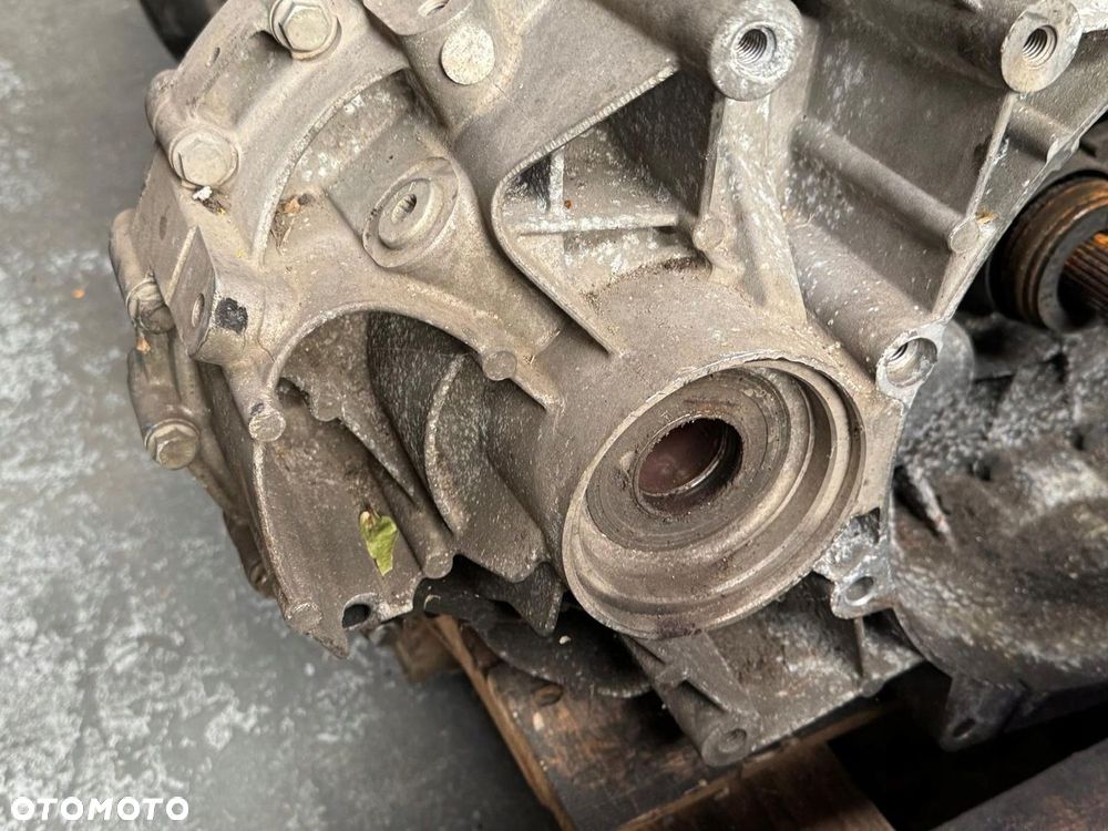 Skrzynia biegów TFB VW T5 T6 Transporter 2.0 TDI USZKODZONA