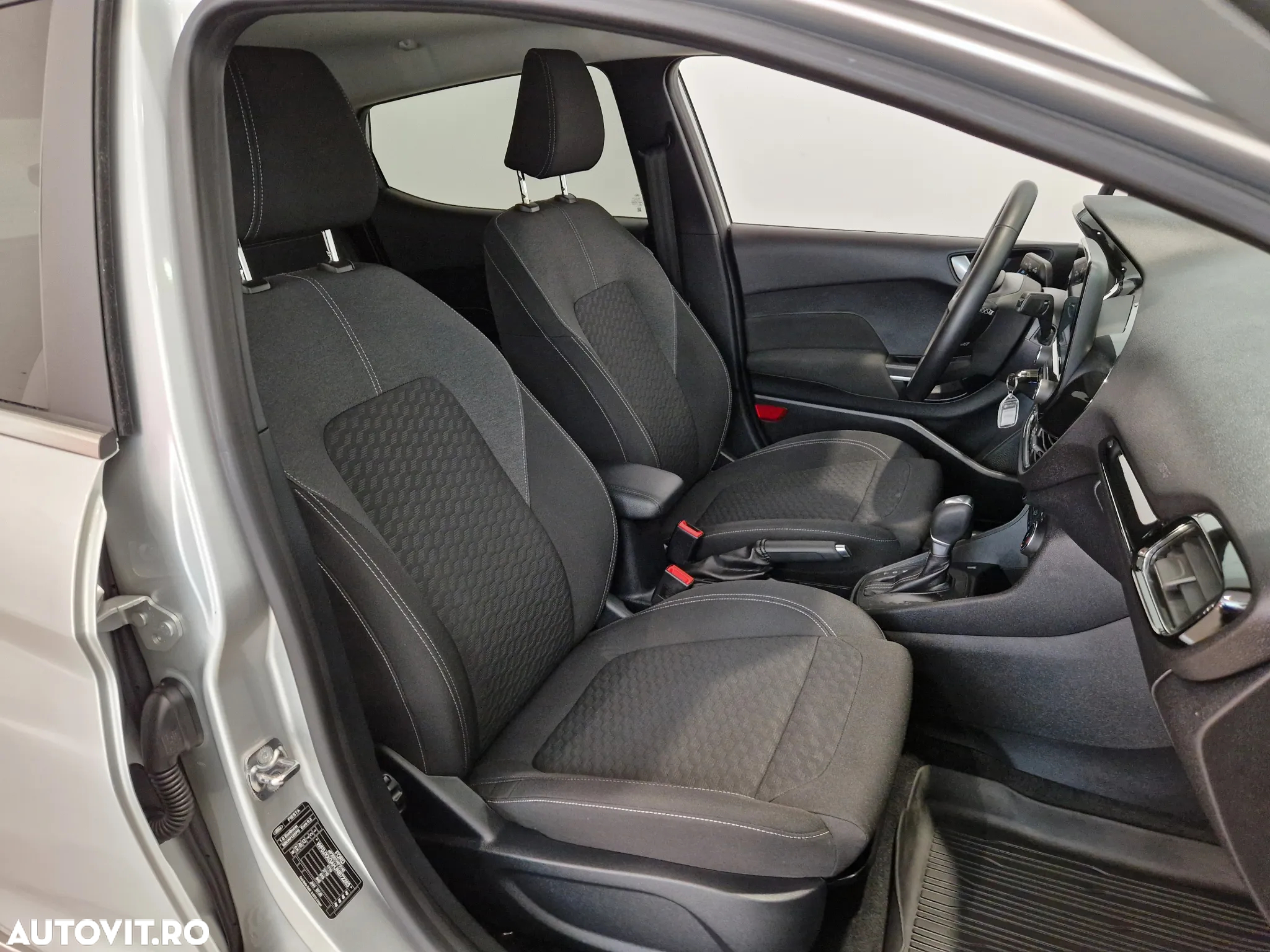 Ford Fiesta 1.0 EcoBoost 7DCT mHEV Titanium - 13