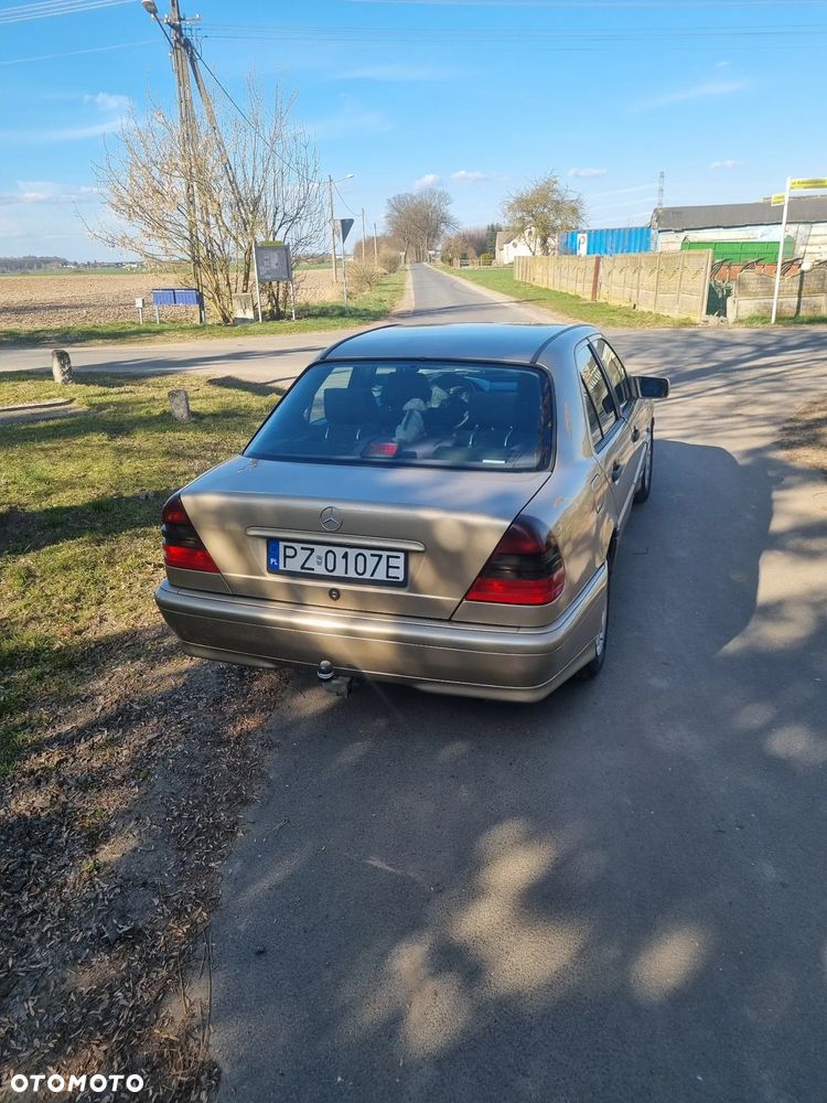 Mercedes-Benz Klasa C 220 CDI Classic - 6