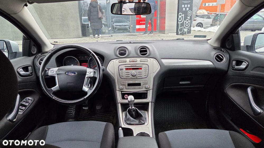 Ford Mondeo 1.8 TDCi Ambiente - 8