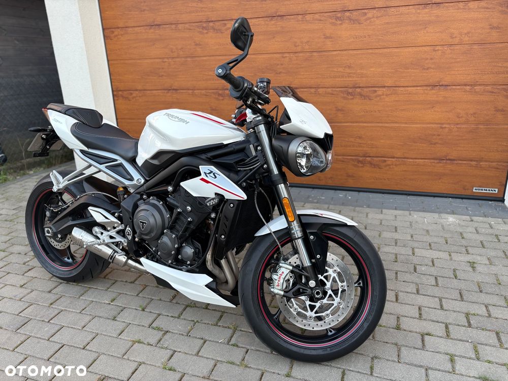 Triumph Street Triple - 1
