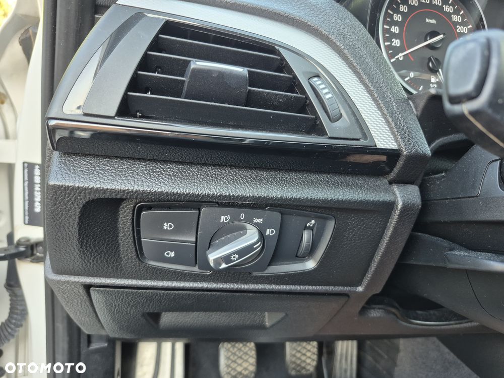 BMW Seria 1 116i - 17