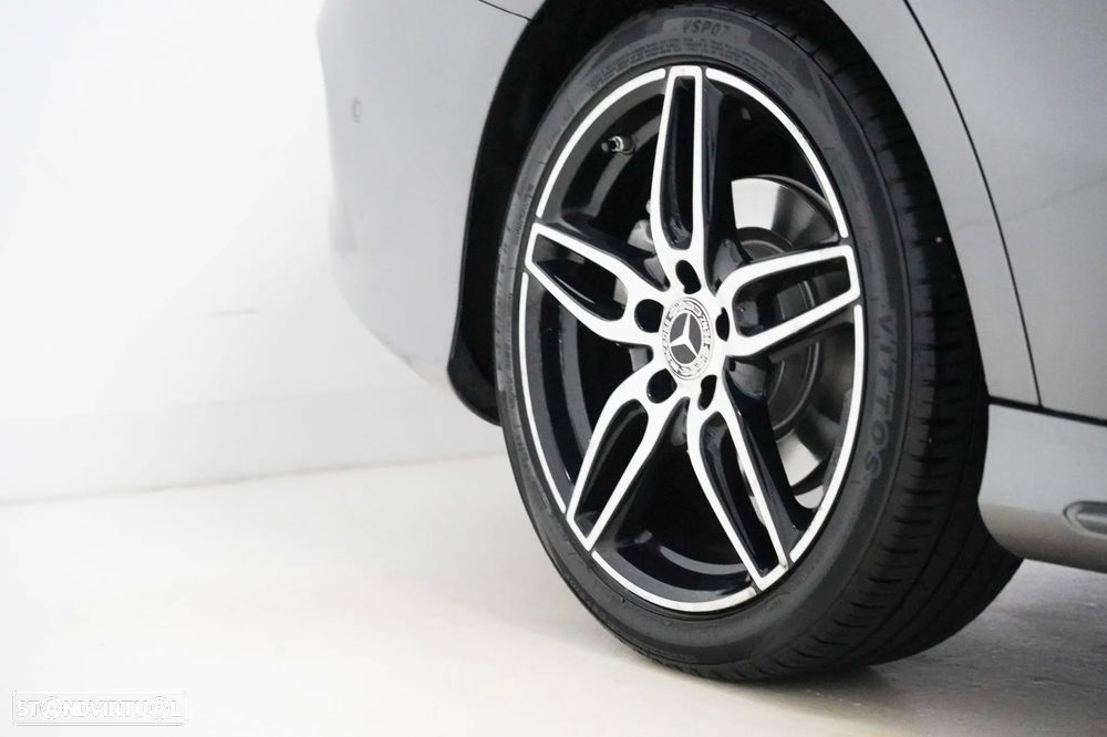 Mercedes-Benz CLA 200 d Shooting Brake AMG Line - 17