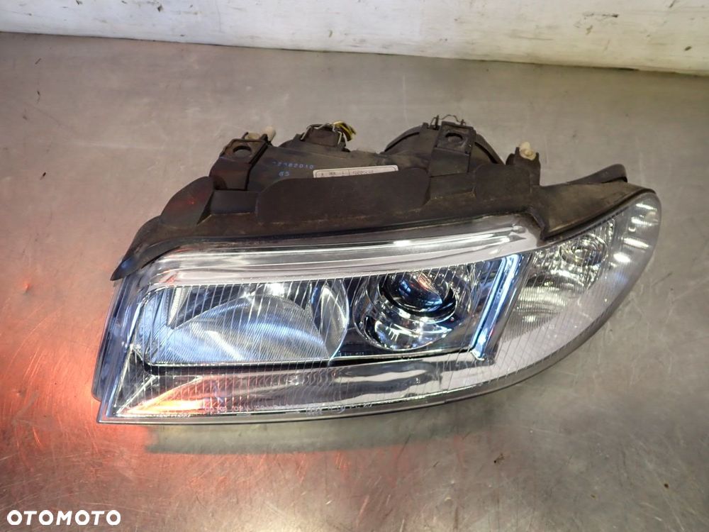 LAMPA LEWA PRZEDNIA SOCZEWKA AUDI A4 B5 - 2