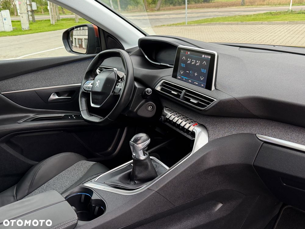 Peugeot 3008 PureTech 130 Stop & Start GPF Allure - 25