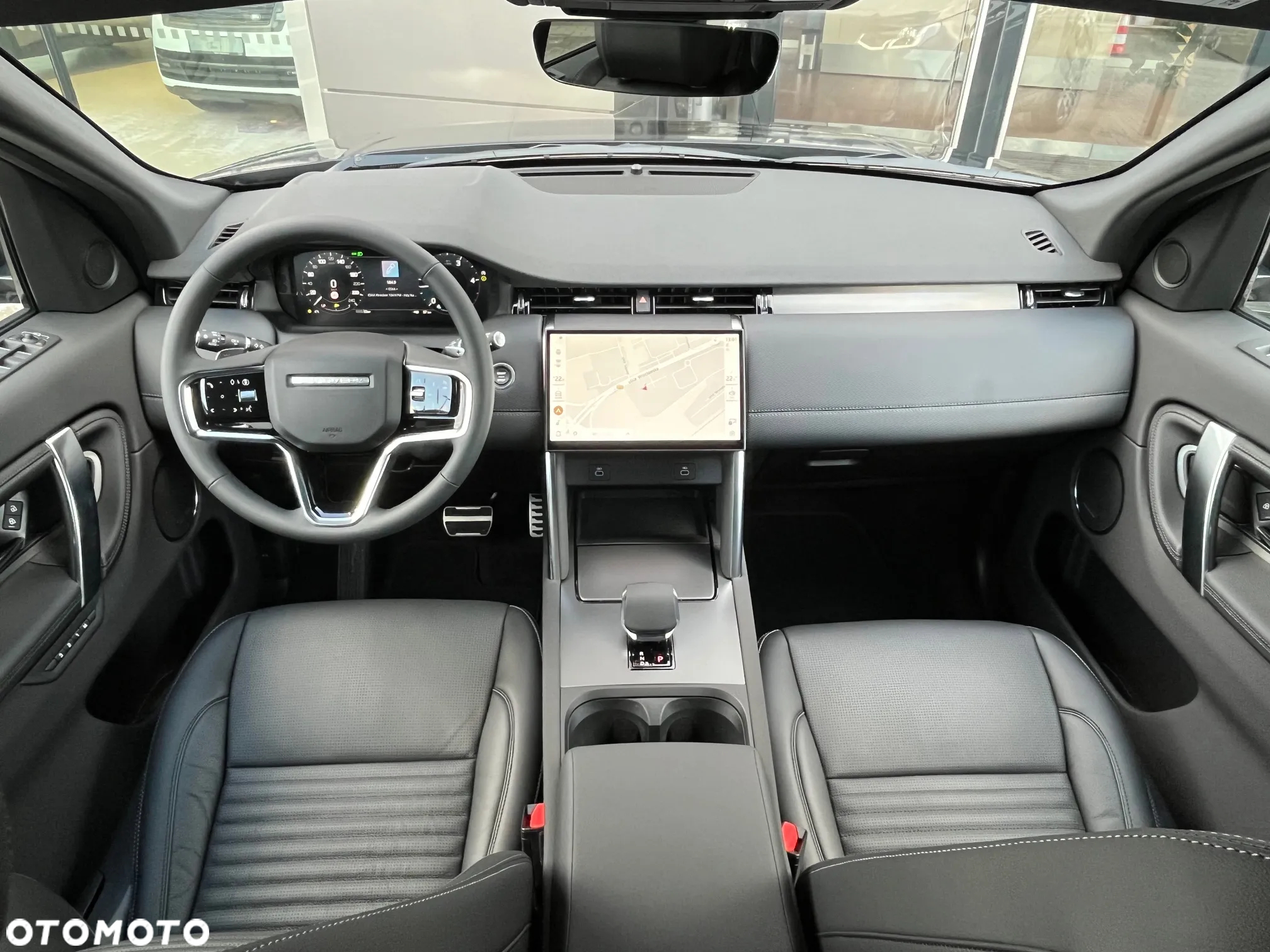 Land Rover Discovery Sport - 11