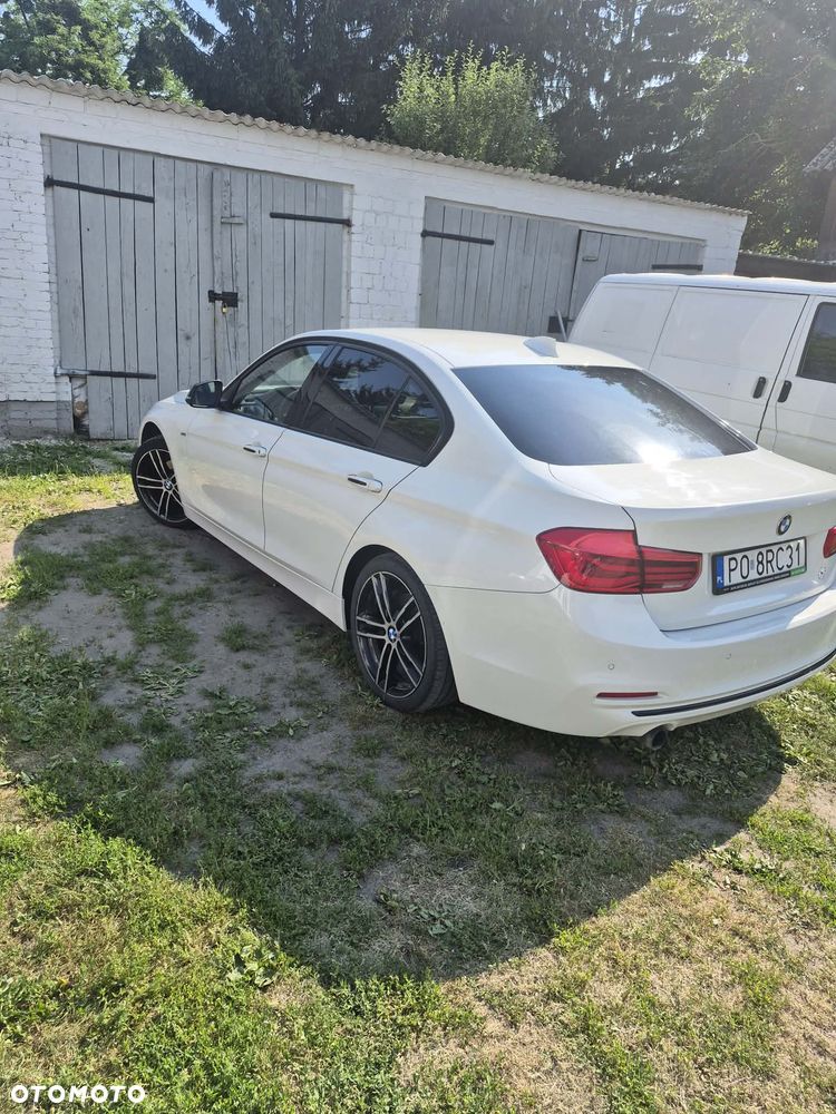 BMW Seria 3 318i - 3
