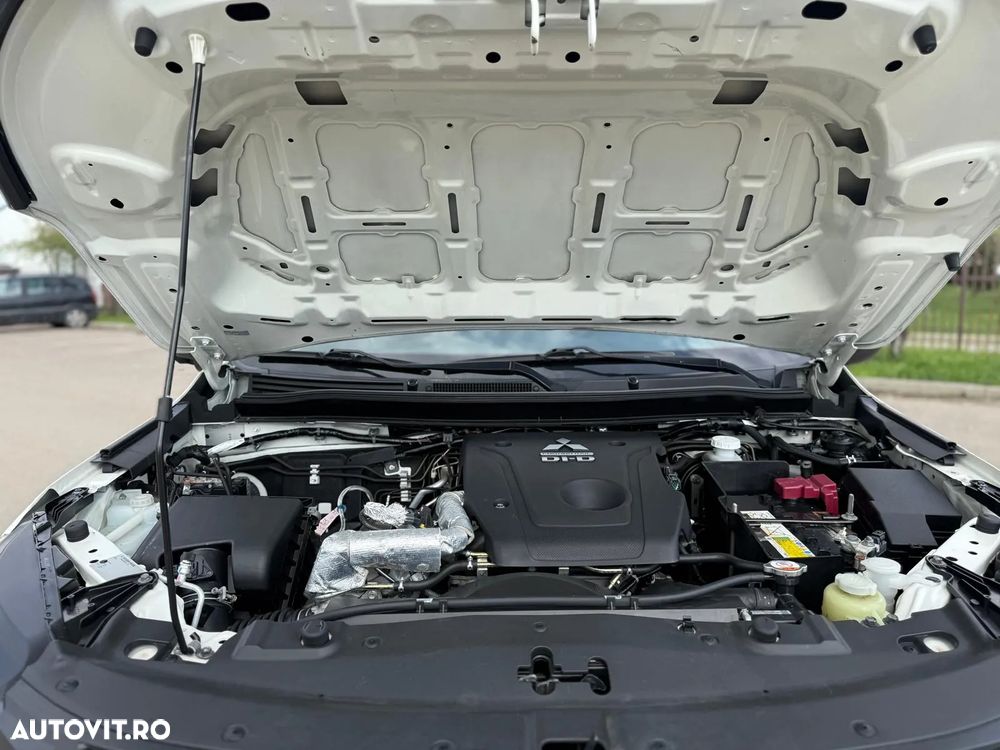 Mitsubishi L200 Double Cab 2.2 DI-D M/T Instyle - 19