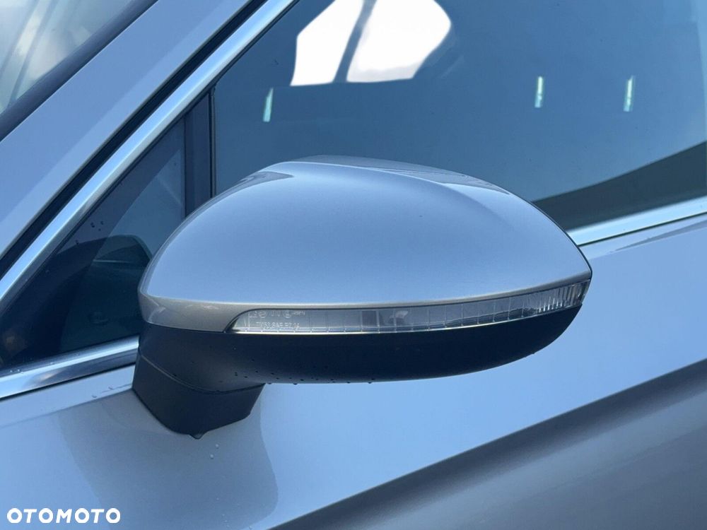 Volkswagen Passat - 8