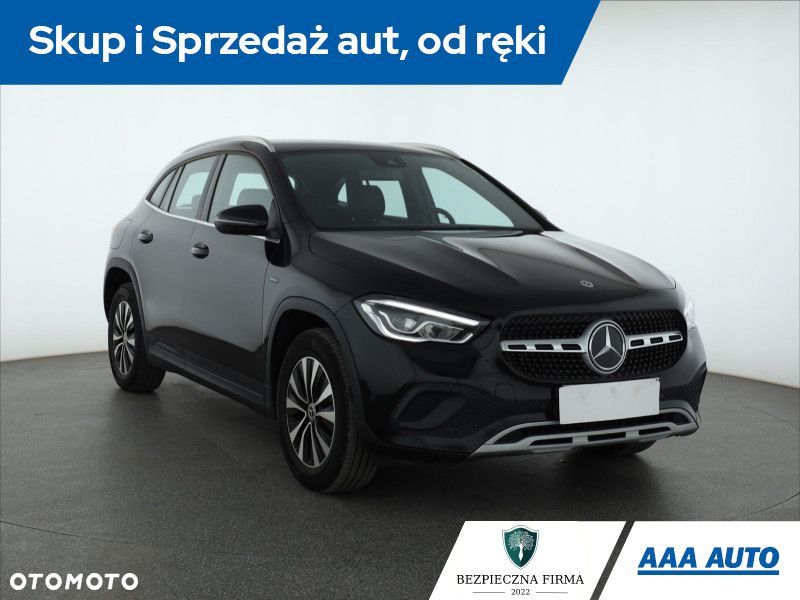 Mercedes-Benz GLA - 2