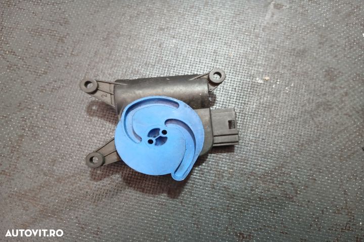 Motoras clapeta aeroterma mijloc stanga 8E1820511E 0132801304 8E18205 - 2