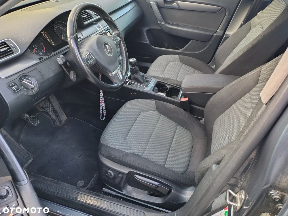 Volkswagen Passat - 9