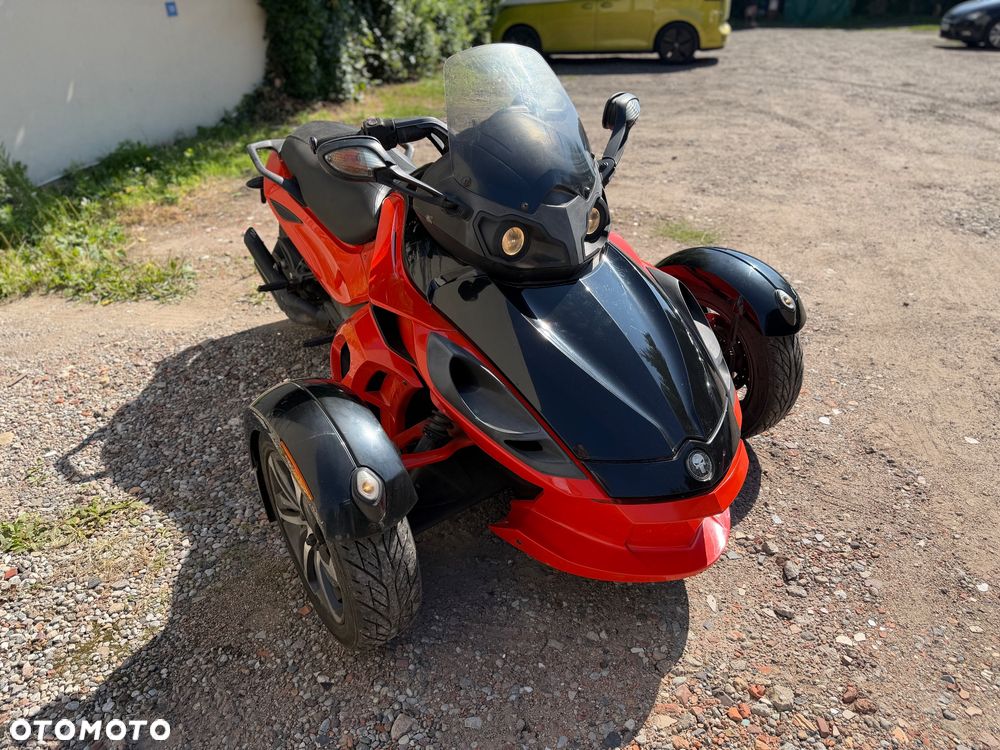 Can-Am Spyder - 6