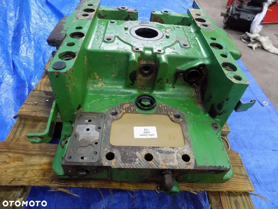 obudowa tylnego wom pto l101895 john deere 6300 6100 6200 6400 - 7