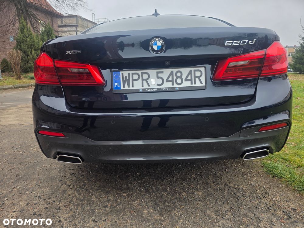 BMW Seria 5 520d xDrive - 14
