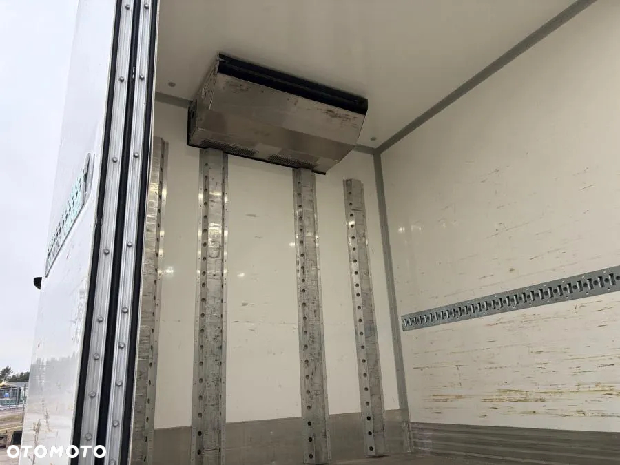 Mercedes-Benz Actros 1836 chłodnia thermo king T800R 2021/22 otwierany bok winda idealny stan - 11