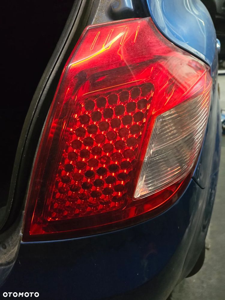 Lampa prawy tył kia ceed lift 09-12 led - 1