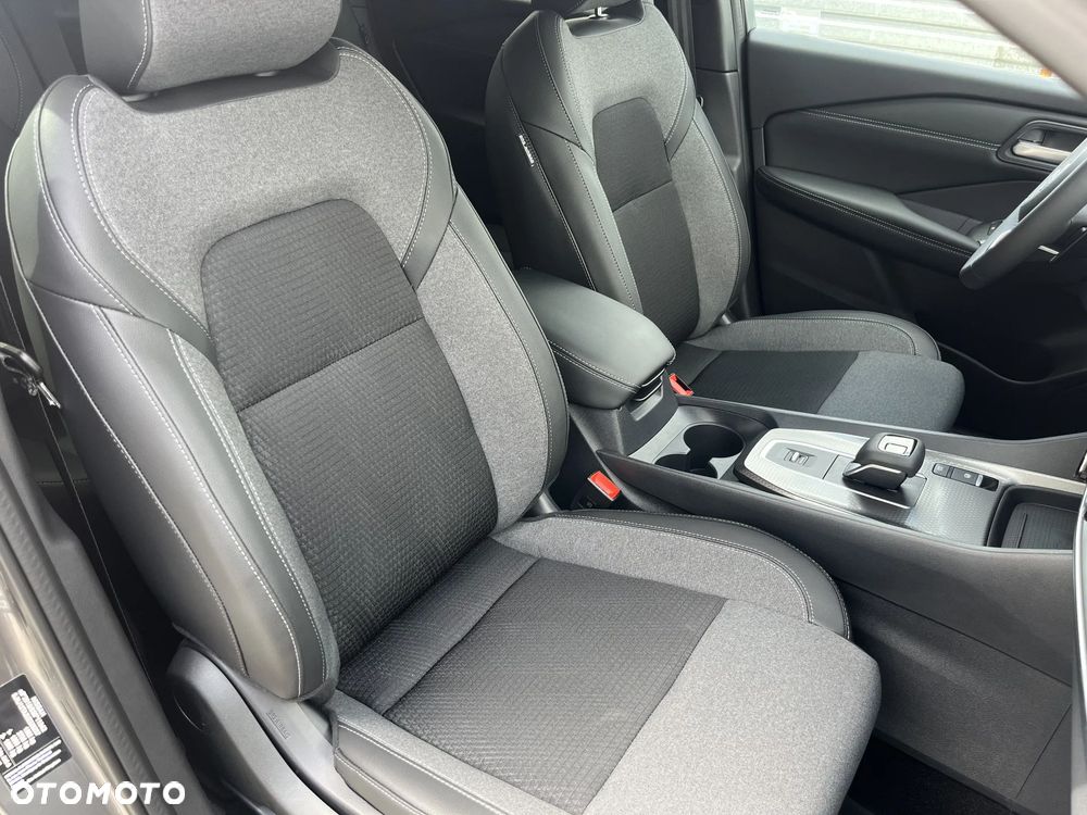 Nissan Qashqai 1.3 DIG-T MHEV N-Connecta Xtronic - 29