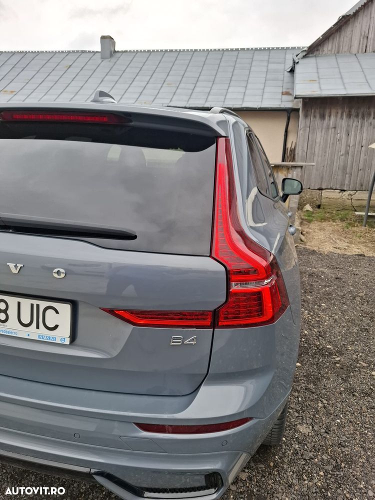 Volvo XC 60 B4 D Plus Dark - 8