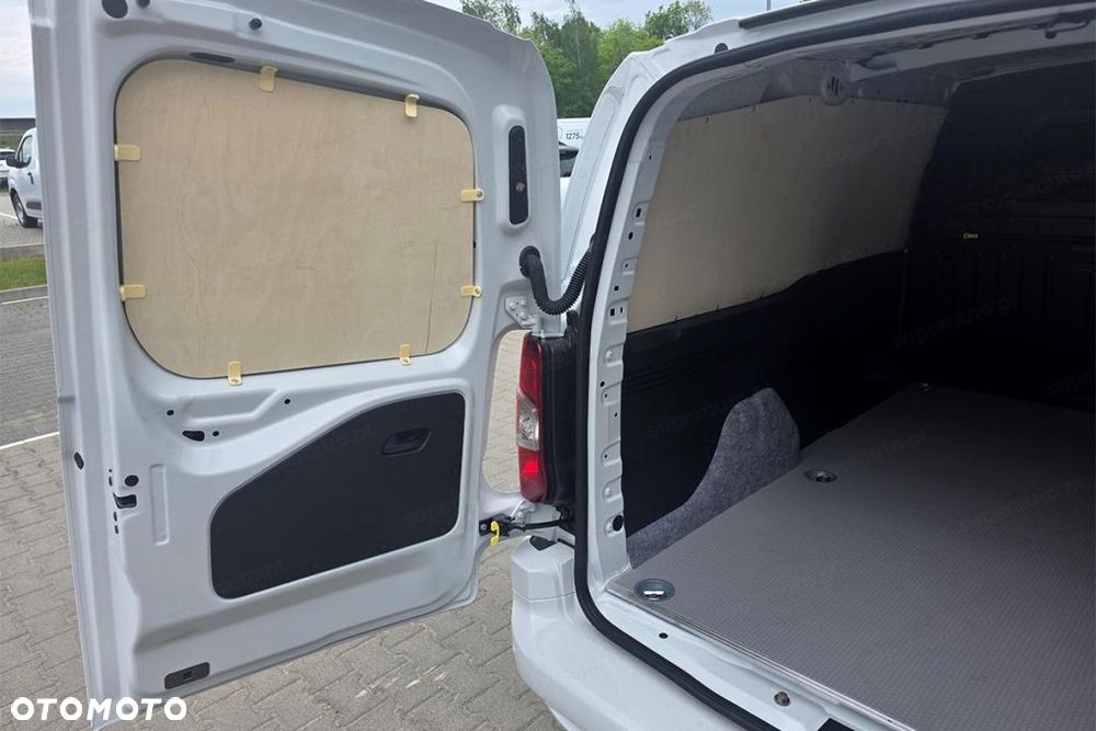Opel Combo Van Cargo L2H1 EAT8 1.5 130KM - 10