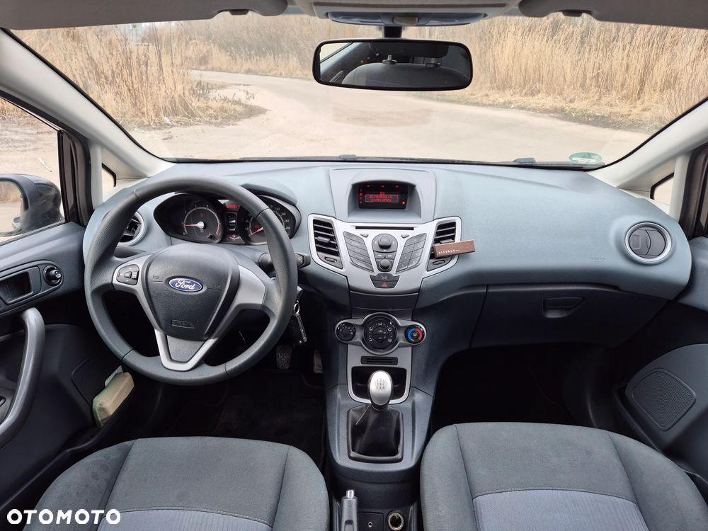 Ford Fiesta 1.25 Celebration - 19