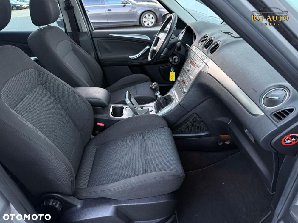 Ford S-Max - 31