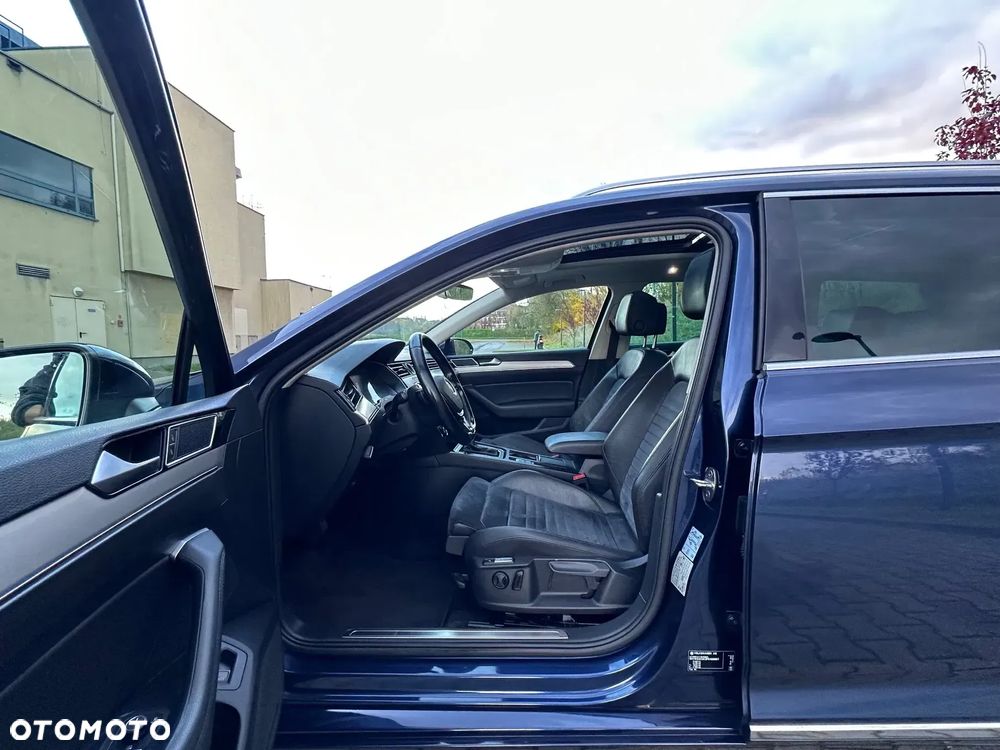 Volkswagen Passat Variant 2.0 TDI SCR DSG Highline - 25
