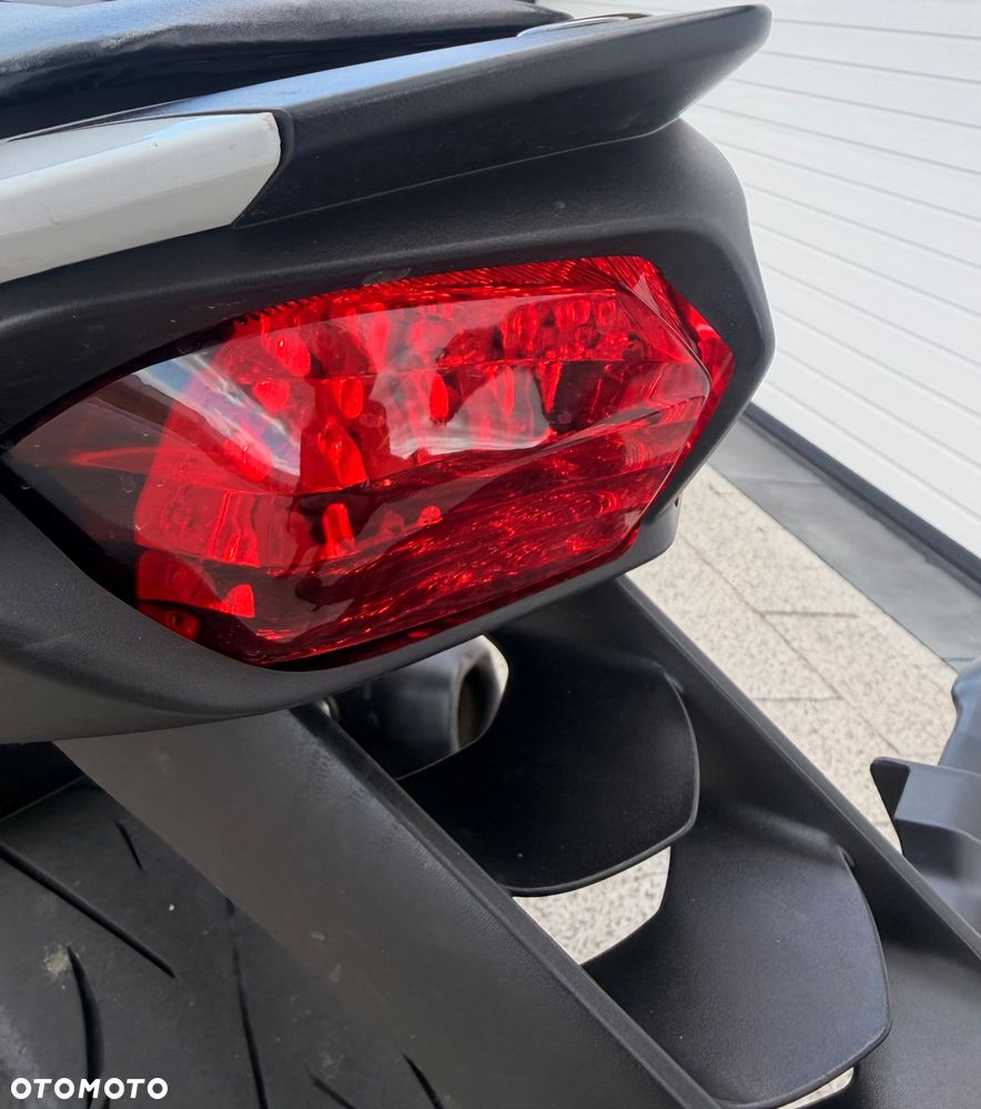 Yamaha FZ8 - 6
