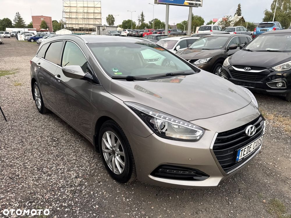 Hyundai i40 Kombi blue 1.6 Trend - 2