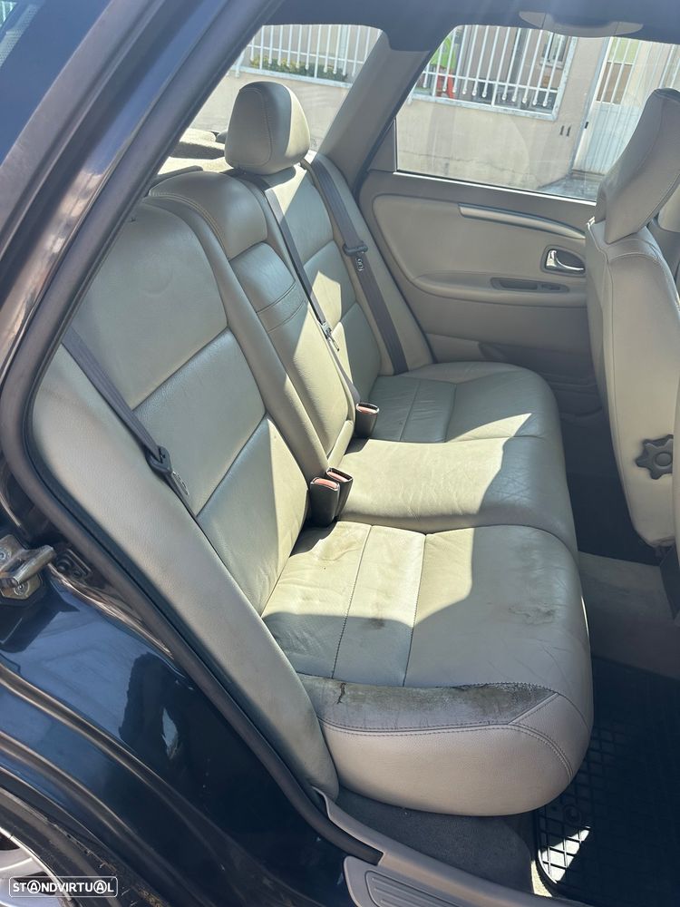 Volvo V40 Cross Country - 8