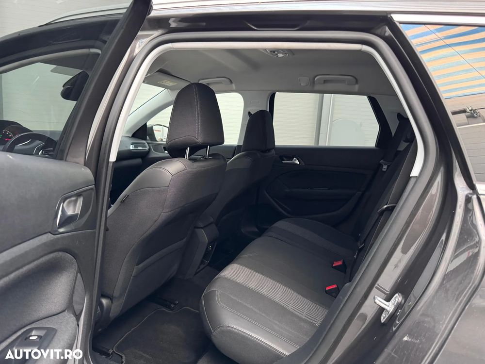 Peugeot 308 1.2 L PureTech Turbo S&S Allure Pack - 13