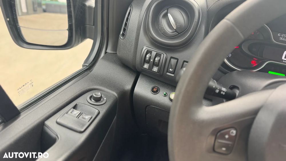 Renault Trafic - 9