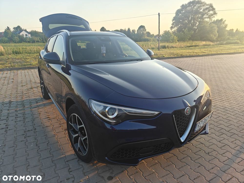 Alfa Romeo Stelvio 2.0 Turbo 16V AT8-Q4 Ti - 14