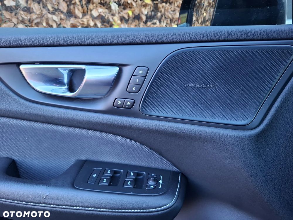 Volvo V60 D3 R-Design - 22