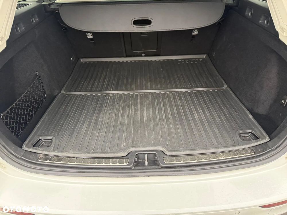 Volvo V60 Cross Country B5 B AWD Ultimate - 19