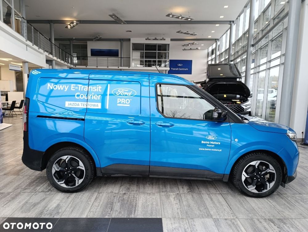 Ford Transit Courier - 8