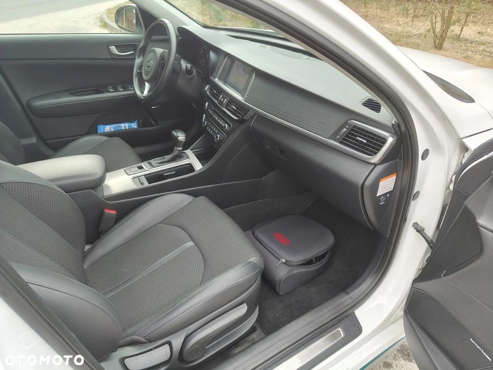 Kia Optima - 12