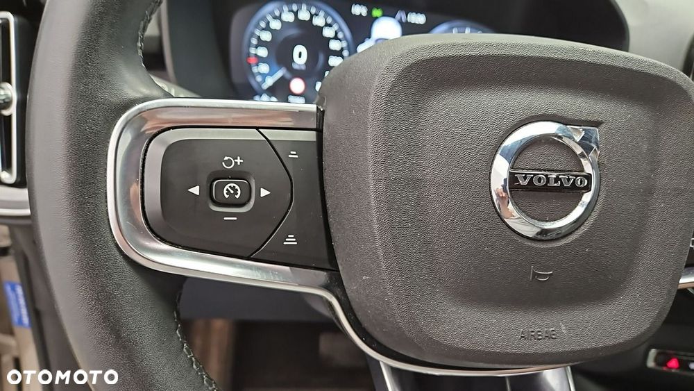 Volvo XC 40 T2 Core - 16