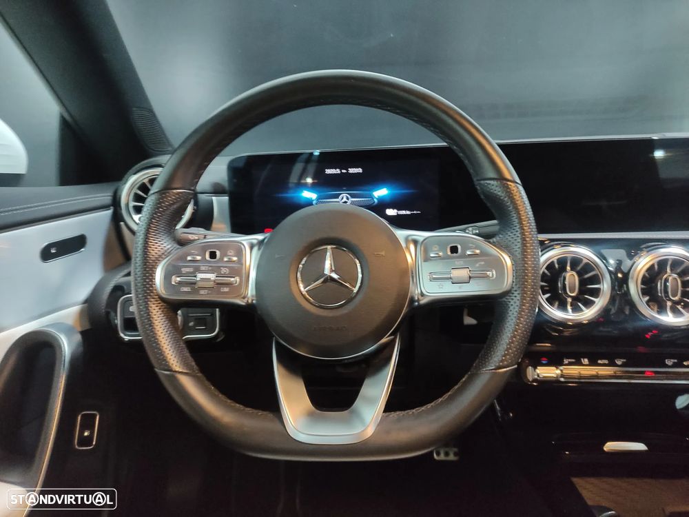 Mercedes-Benz CLA 250 e Shooting Brake AMG Line - 11